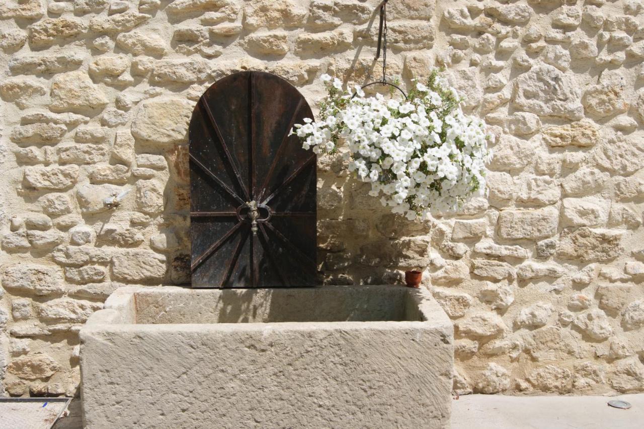 Robion en Luberon B&B Dans Mas En Pierres מראה חיצוני תמונה